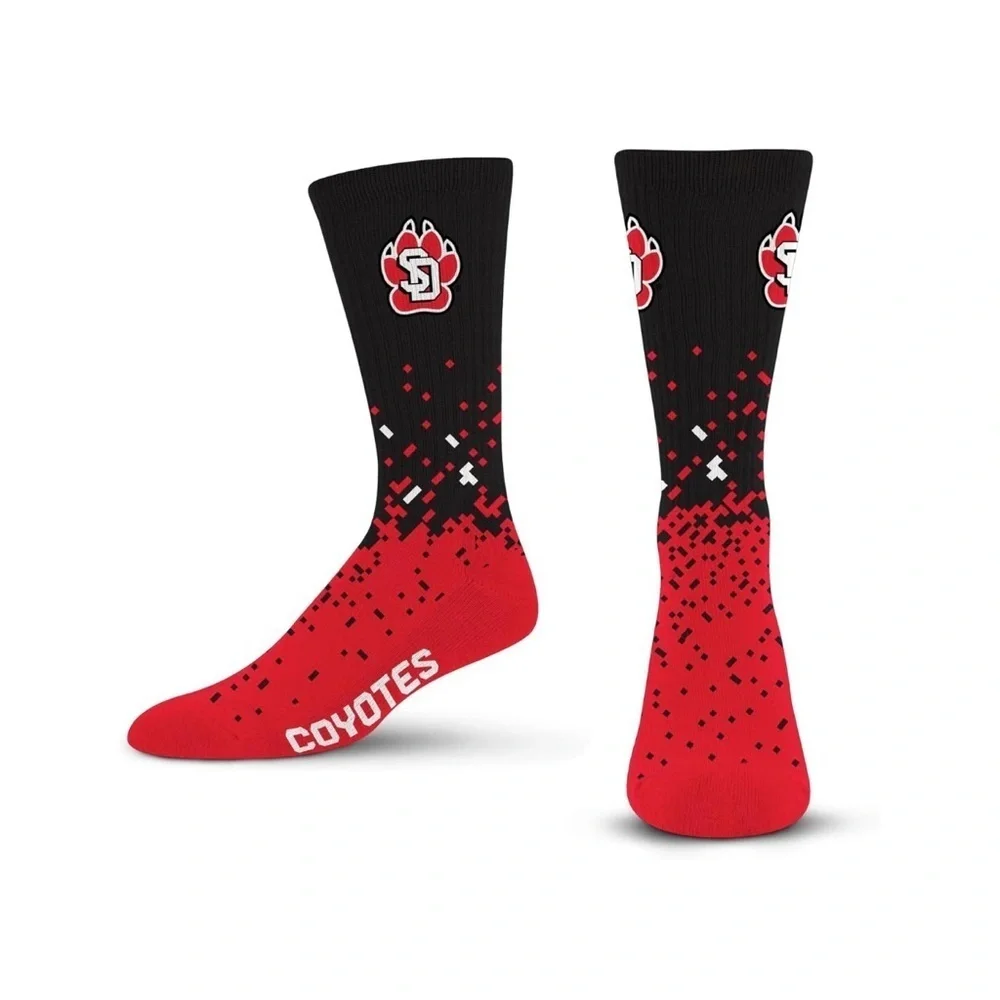 For Bare Feet NCAA Mens Spray Zone Crew Sock NCAA South Dakota Coyotes Size LG